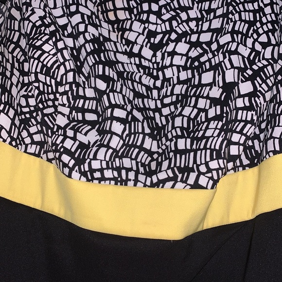 LIKE NEW dress with beautiful black ruffle bottom - Picture 7 of 8